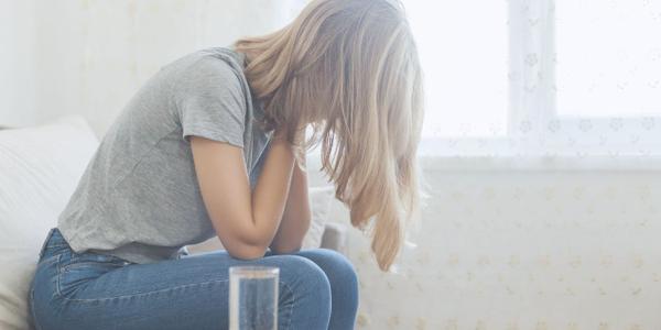 Ménopause et maux de tête: causes et traitement